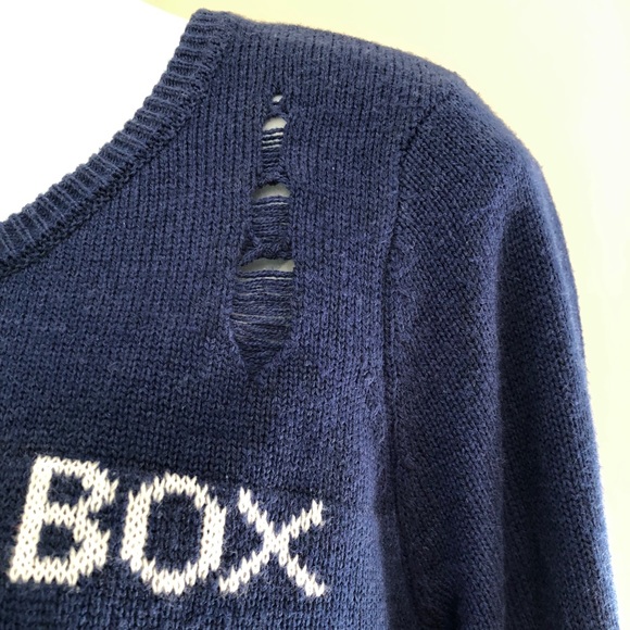 Hot Topic Sweater size XL - Picture 4 of 6